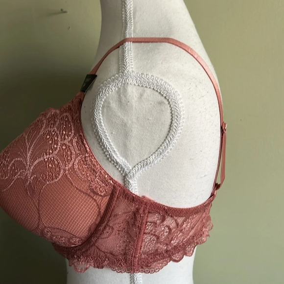 B. Luxe underwire lace t-shirt molded cups bra, NWOT - Picture 5 of 16